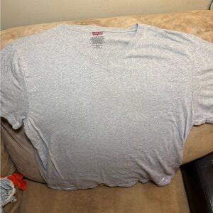 Levi's Basic Comfy Short Sleeve T-Shirt Men’s Size Large Light Gray V-Neck Tee